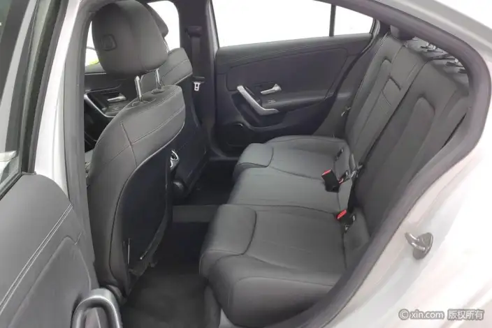 Mercedes-Benz A-class 2020 Model Facelift A 200 L Sports sedan Dynamic Model – фото 20