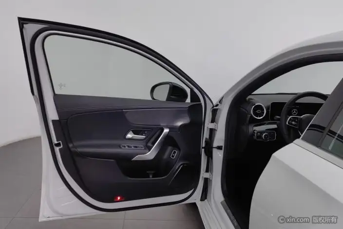 Mercedes-Benz A-class 2020 Model Facelift A 200 L Sports sedan Dynamic Model – фото 22