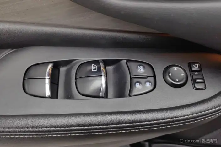 Nissan Murano 2021 Model 2.5L XL 2WD Smart Connect Deluxe Edition – фото 22