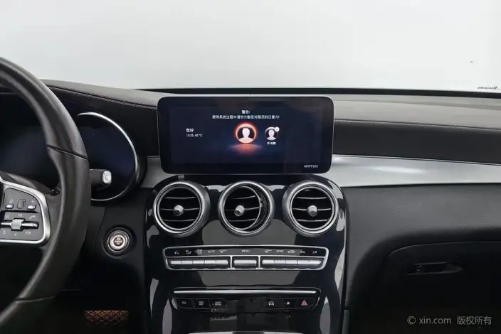 Mercedes-Benz GLC 2021 Model GLC 260 L 4MATIC Dynamic Model – фото 12