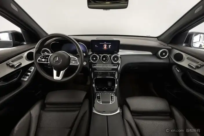 Mercedes-Benz GLC 2021 Model GLC 260 L 4MATIC Dynamic Model – фото 13