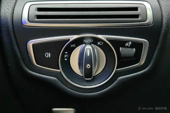 Mercedes-Benz GLC 2021 Model GLC 260 L 4MATIC Dynamic Model – фото 16