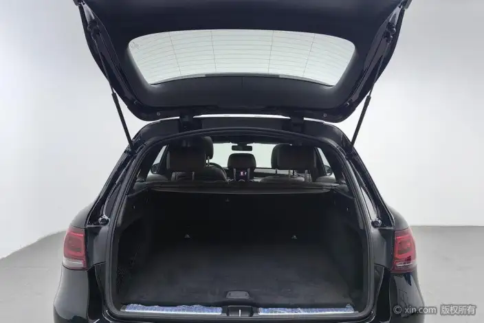 Mercedes-Benz GLC 2021 Model GLC 260 L 4MATIC Dynamic Model – фото 23