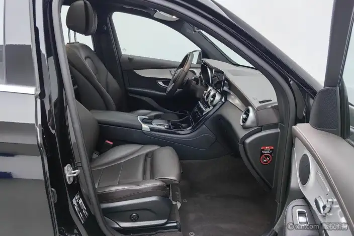 Mercedes-Benz GLC 2021 Model GLC 260 L 4MATIC Dynamic Model – фото 24