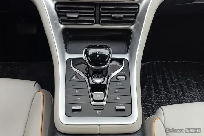 BYD Song Pro DM 2024 Model DM-i Honor Edition 71km Pilot Model – фото 14