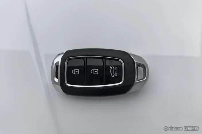 Hyundai Ioniq 2023 Model 1.5L CVT GLX Elite Edition – фото 6