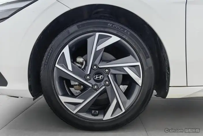 Hyundai Ioniq 2023 Model 1.5L CVT GLX Elite Edition – фото 12