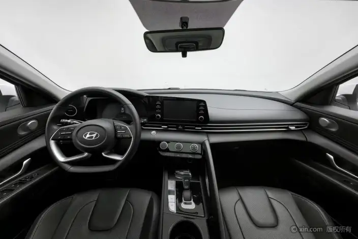 Hyundai Ioniq 2023 Model 1.5L CVT GLX Elite Edition – фото 13