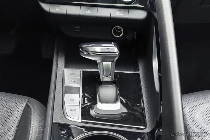 Hyundai Ioniq 2023 Model 1.5L CVT GLX Elite Edition – фото 15