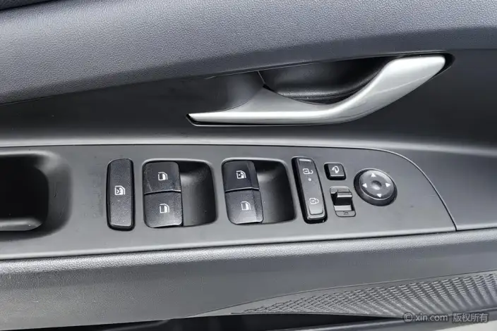 Hyundai Ioniq 2023 Model 1.5L CVT GLX Elite Edition – фото 23