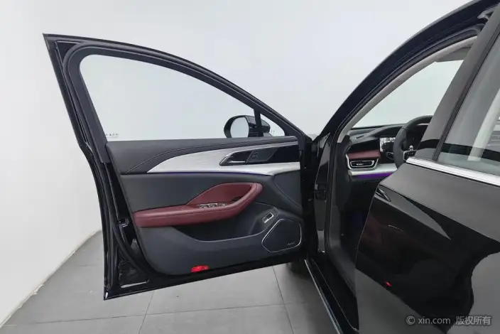 Hongqi H5 2025 Model 2.0T Automatic Flag Enjoy Edition – фото 20