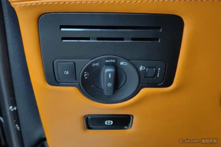 Viano 2023 Model 2.0T Elite Edition 7 seat – фото 16