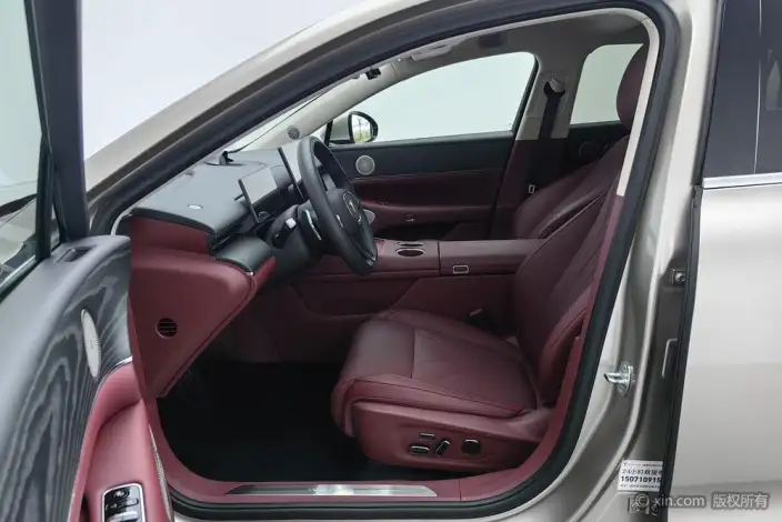 Voyah Pursuit L 2026 Model 4WD Max – фото 17