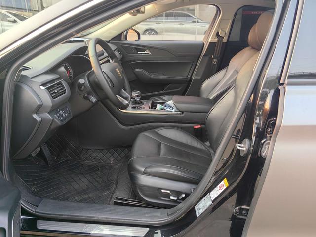 Hongqi H5 Classic 2022 Classic 1.8T Automatic Smartlink Flag Edition – фото 4