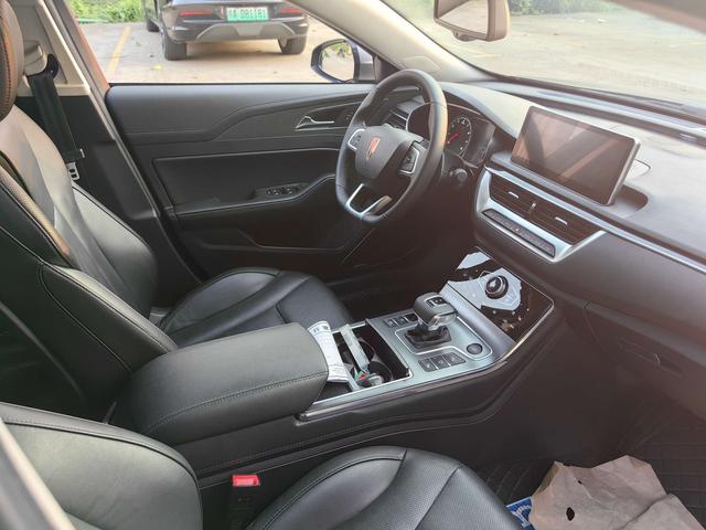 Hongqi H5 Classic 2022 Classic 1.8T Automatic Smartlink Flag Edition – фото 8