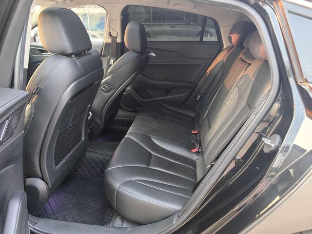Hongqi H5 Classic 2022 Classic 1.8T Automatic Smartlink Flag Edition – фото 9