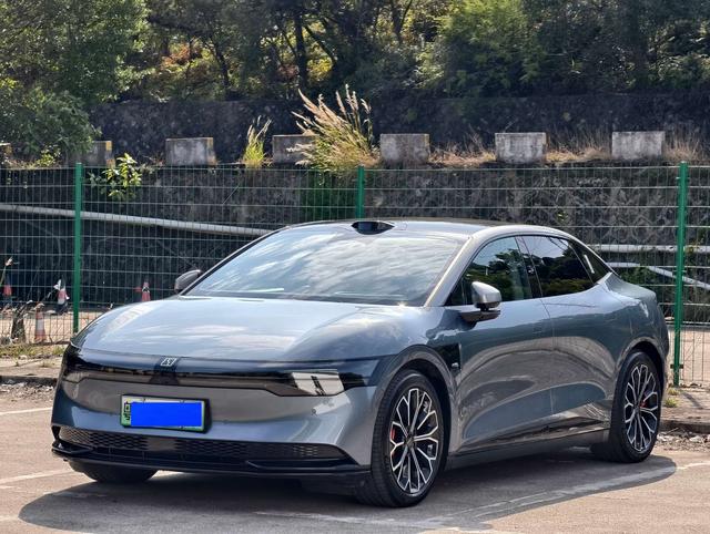 ZEEKR 007 2024 4WD Smart Enjoy Drive 75kWh