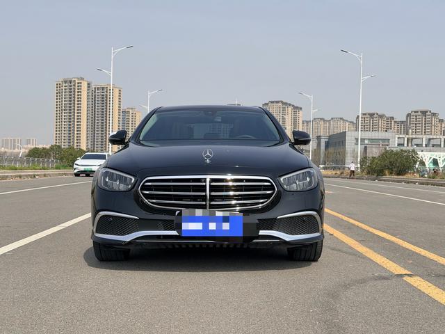 Mercedes-Benz E-Class 2023 E 300 L Fashion Sedan – фото 2