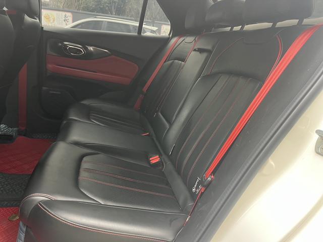 Qoros 3 2016 Sedan 1.6T Automatic Chic – фото 5