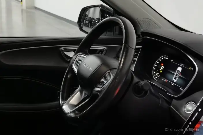 Roewe RX5 2020 Model PLUS 300TGI Automatic Ali Guo Trendy Ultimate Edition – фото 16