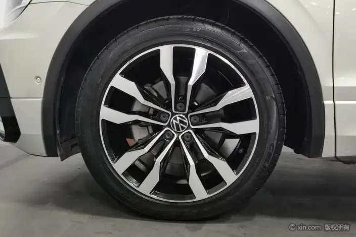 Volkswagen Tiguan L 2021 Model 330TSI Automatic 2WD R-Line Enjoy the version more – фото 8
