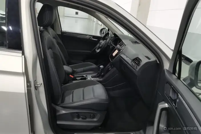 Volkswagen Tiguan L 2021 Model 330TSI Automatic 2WD R-Line Enjoy the version more – фото 11