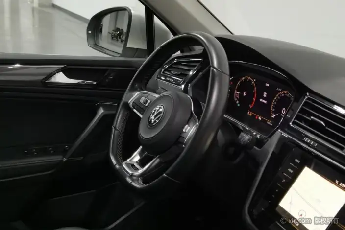 Volkswagen Tiguan L 2021 Model 330TSI Automatic 2WD R-Line Enjoy the version more – фото 14