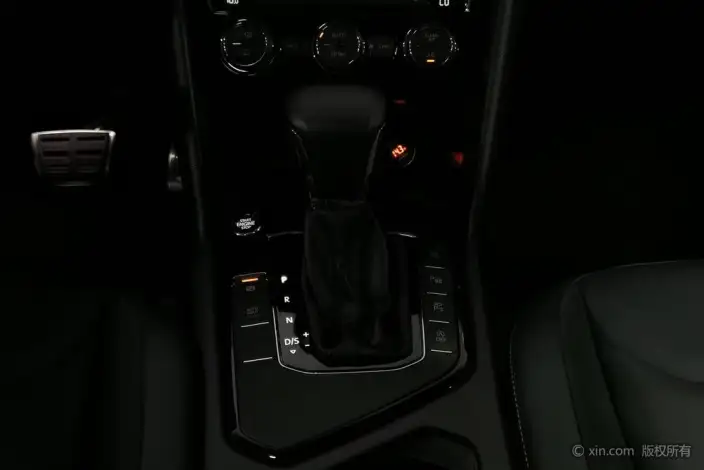 Volkswagen Tiguan L 2021 Model 330TSI Automatic 2WD R-Line Enjoy the version more – фото 15