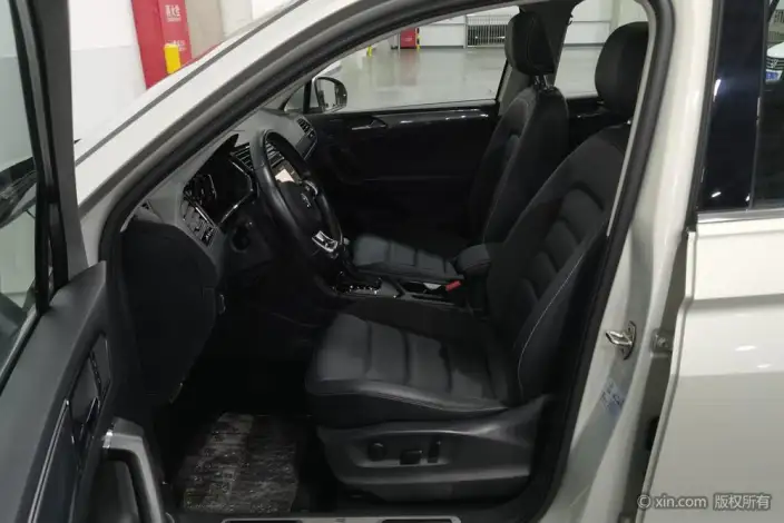 Volkswagen Tiguan L 2021 Model 330TSI Automatic 2WD R-Line Enjoy the version more – фото 18