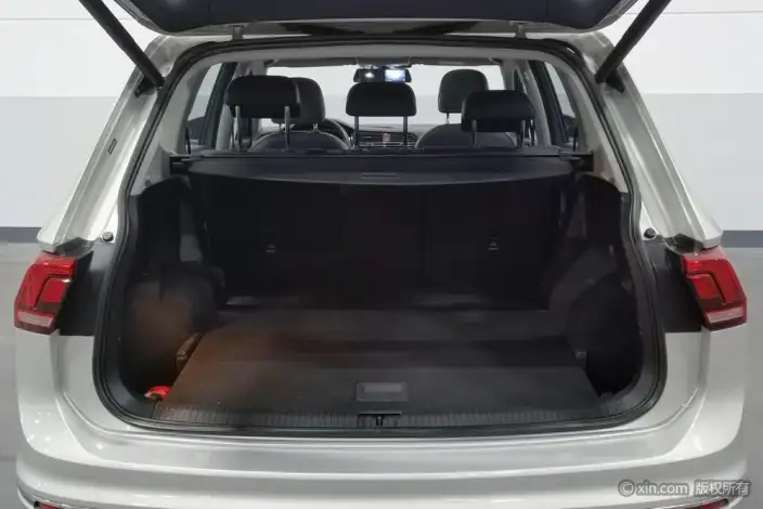 Volkswagen Tiguan L 2021 Model 330TSI Automatic 2WD R-Line Enjoy the version more – фото 24