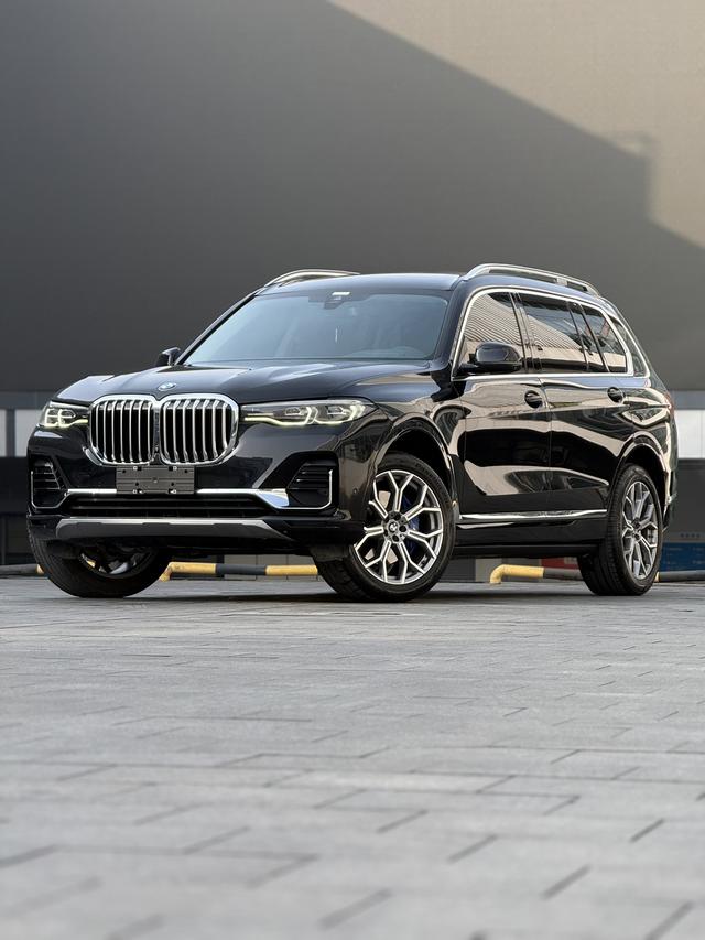 BMW X7 Модель 2020 года xDrive40i Leading Luxury Set