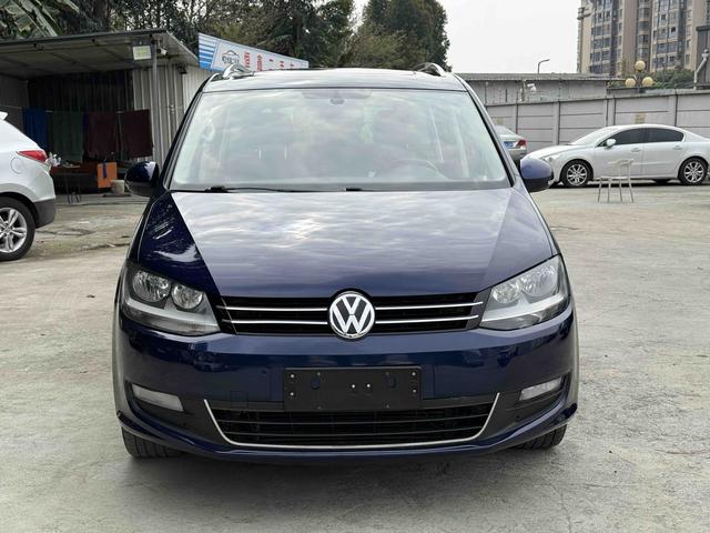 Volkswagen Sharan Модель 2018 года 380TSI Com f ort 7 seat – фото 2