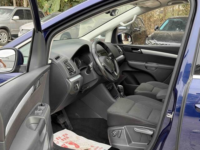 Volkswagen Sharan Модель 2018 года 380TSI Com f ort 7 seat – фото 4