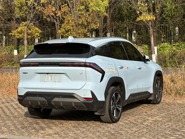 Geely Galaxy L7 2024 1.5T DHT 115km PLUS Longteng Edition – фото 27