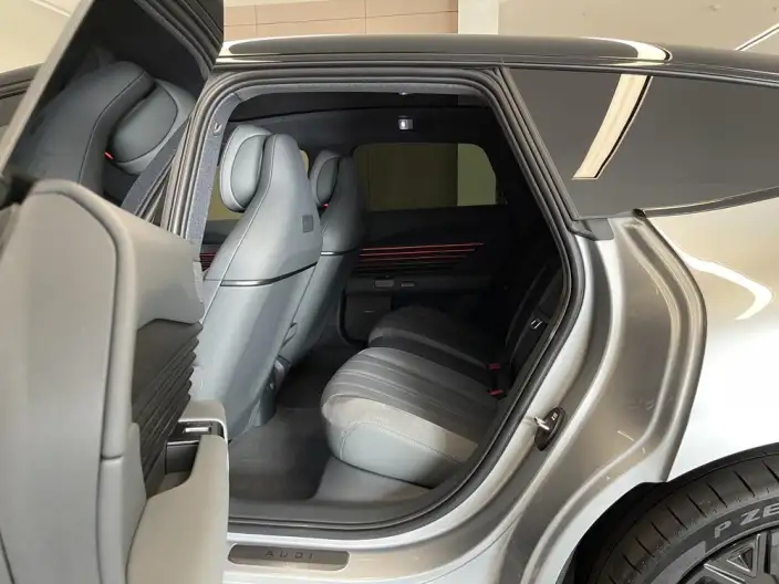 AUDI E5 Sportback 2026 Model Pioneer quattro Model – фото 27