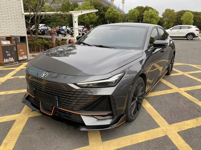 Changan UNI-V 2022 1.5T Sport – фото 1