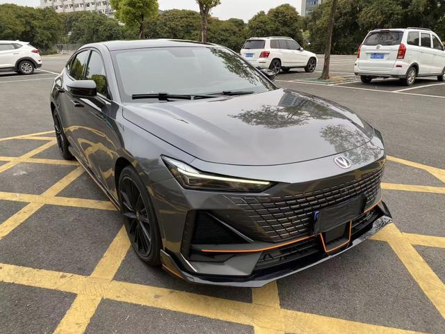 Changan UNI-V 2022 1.5T Sport – фото 3