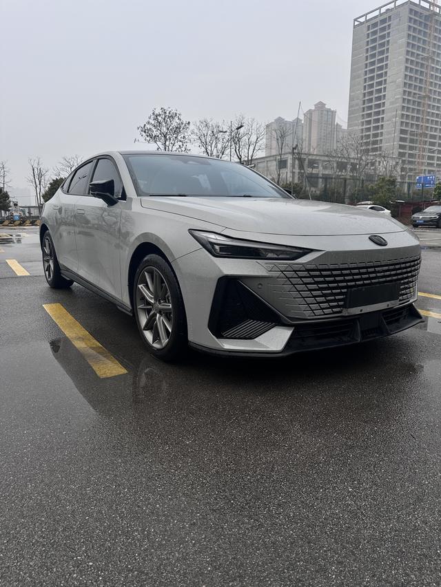 Changan UNI-V 2023 1.5T Premium Enjoy – фото 3