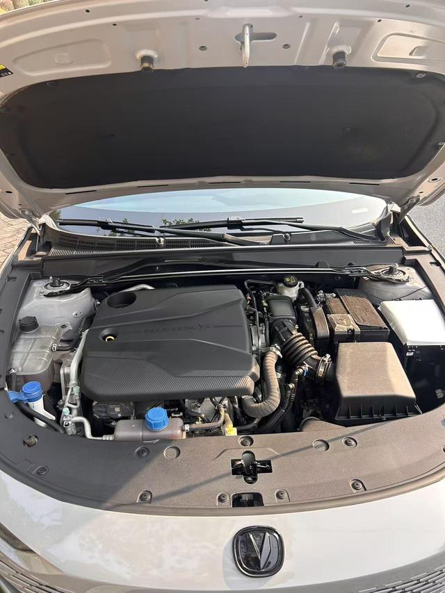 Changan UNI-V 2023 1.5T Premium Enjoy – фото 5