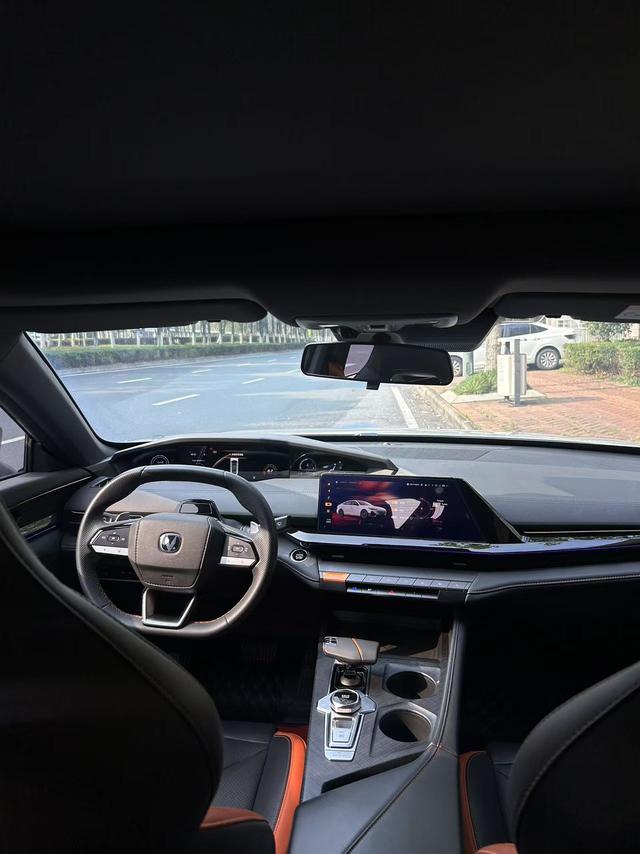 Changan UNI-V 2023 1.5T Premium Enjoy – фото 9