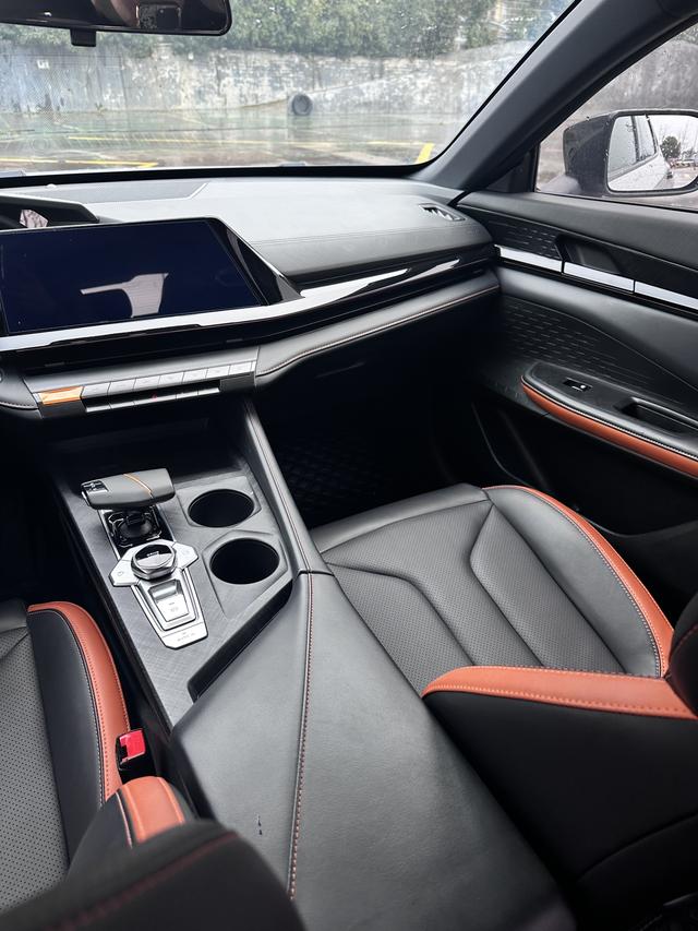Changan UNI-V 2023 1.5T Premium Enjoy – фото 12