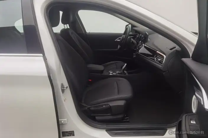 BMW 1 Series 2021 Model 120i M Sports Edition – фото 19
