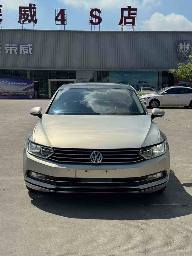 Volkswagen Magotan 2017 330TSI DSG Leading – фото 2