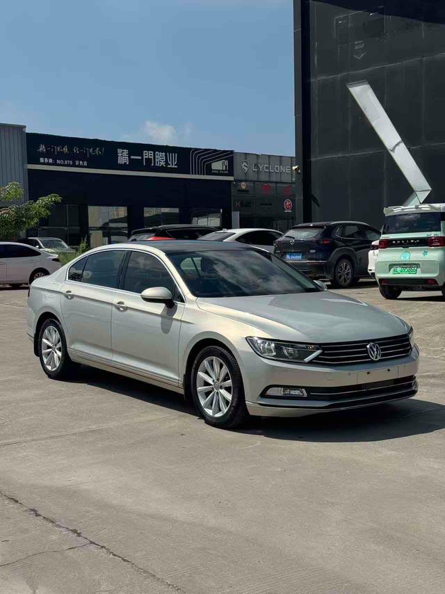 Volkswagen Magotan 2017 330TSI DSG Leading – фото 3