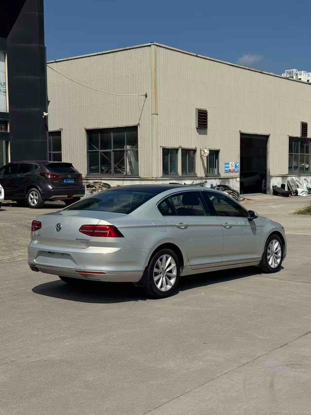 Volkswagen Magotan 2017 330TSI DSG Leading – фото 7
