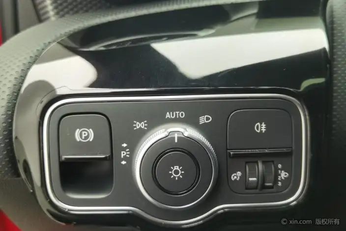 Mercedes-Benz A-class 2022 Model Facelift A 180 L Sports sedan – фото 16