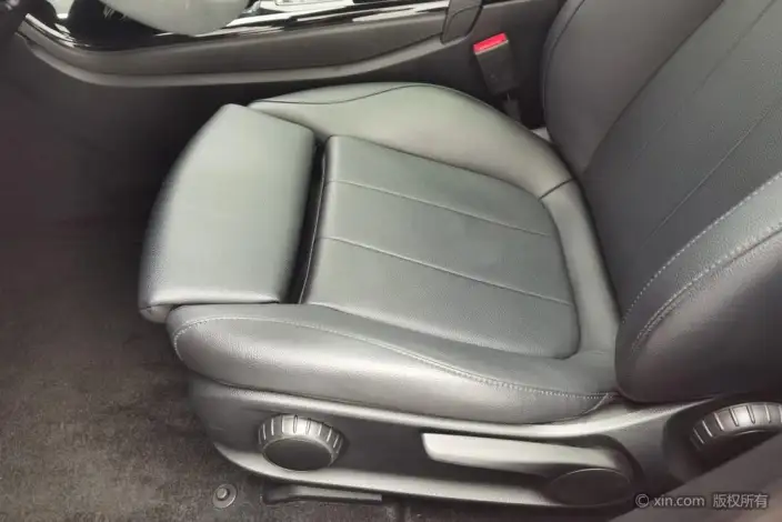 Mercedes-Benz A-class 2022 Model Facelift A 180 L Sports sedan – фото 18