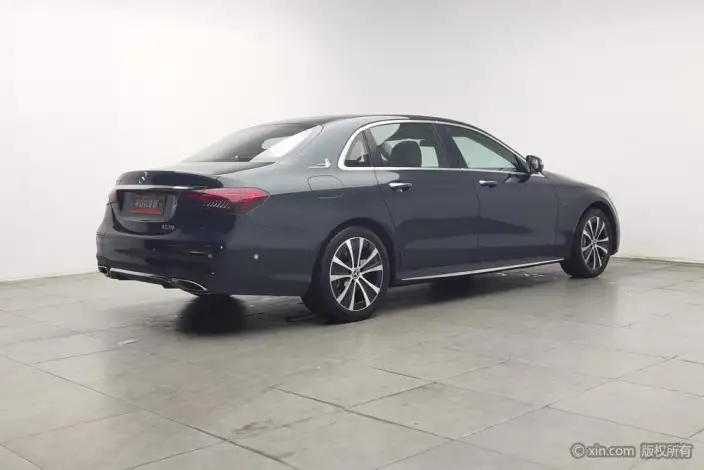 Mercedes-Benz E-Class PHEV 2021 Model E 350 e L Sports sedan – фото 4