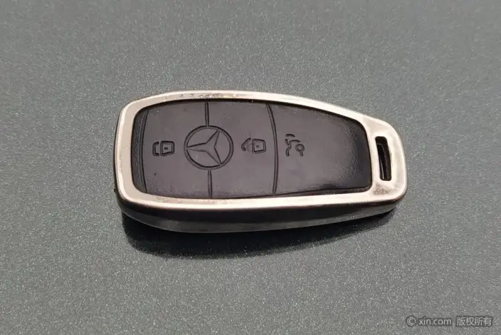 Mercedes-Benz E-Class PHEV 2021 Model E 350 e L Sports sedan – фото 6