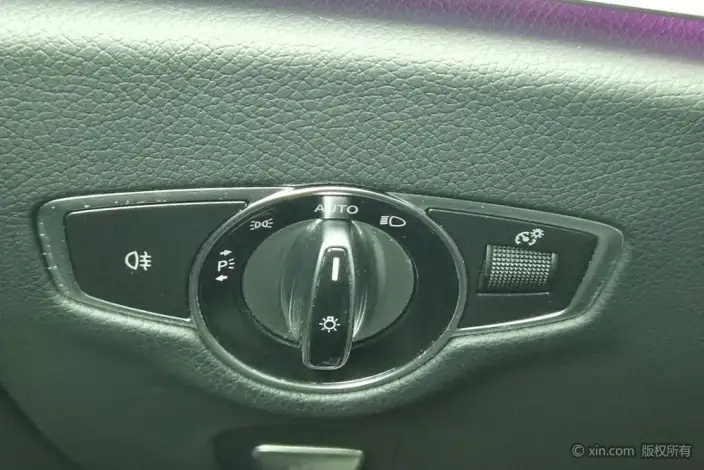 Mercedes-Benz E-Class PHEV 2021 Model E 350 e L Sports sedan – фото 16